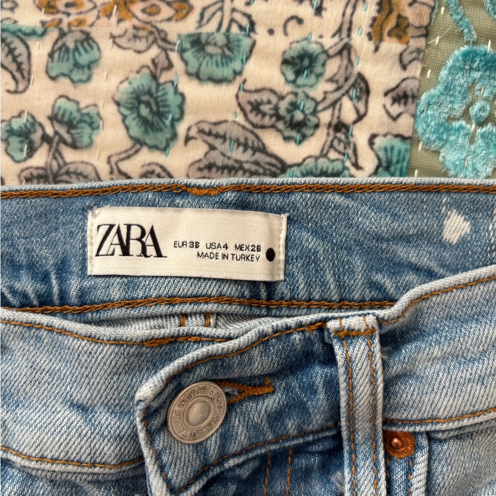 Zara Women's Light Blue Denim Jeans
